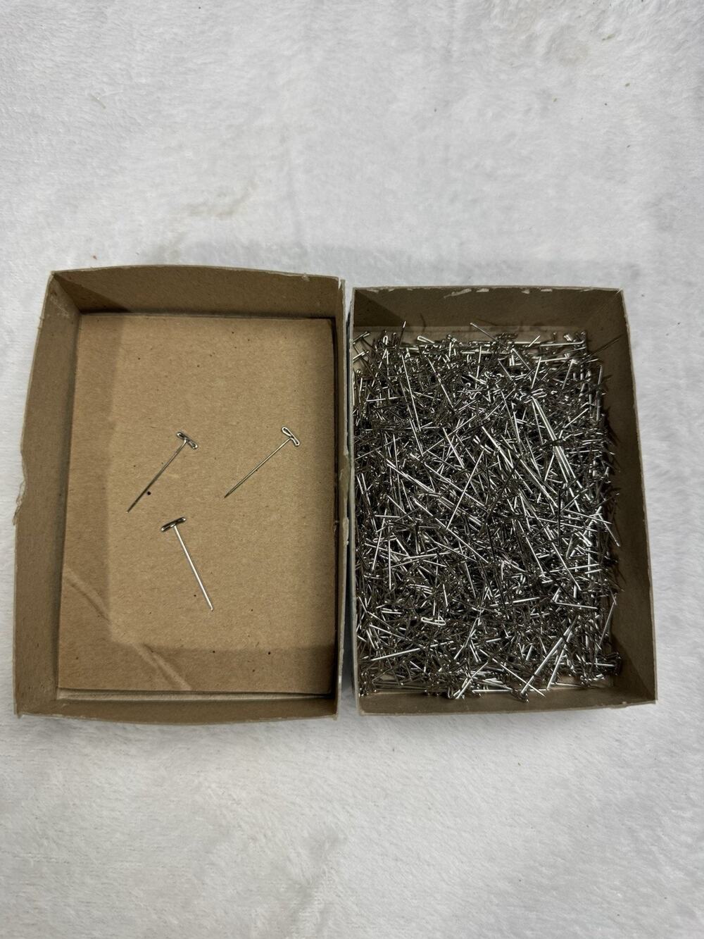 C.S. Osborne Leather Tools Upholsterers T-Pins 1.25” T-Head Pin 1/2 Pound Box